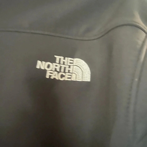 North Face Weather proof zip-up - Picture 5 of 5
